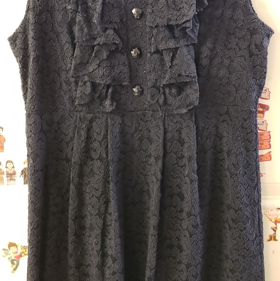 Women Lace Black Dress - Picture 4 of 7